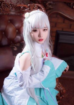 欧美巨大飞碟_在线手机观看